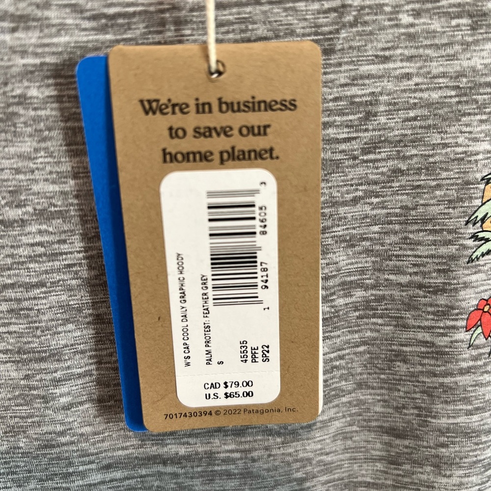 NWT Women's Rare Patagonia Graphic Hoodie - Picture 8 of 8